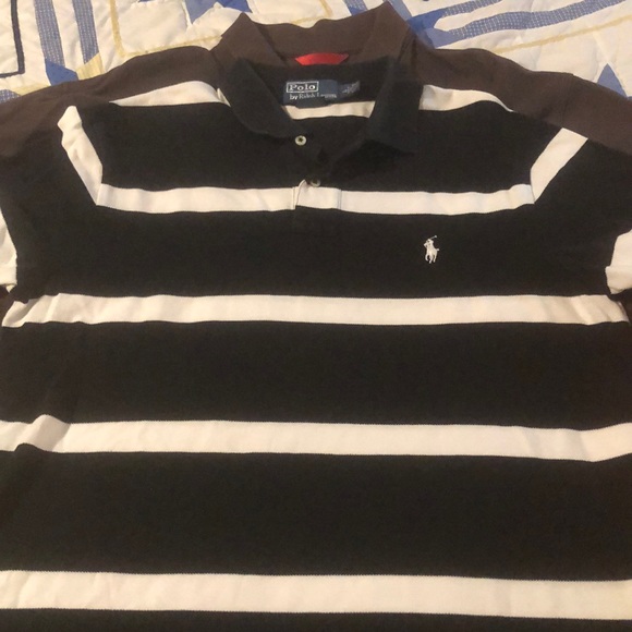 Men’s size large t shirt and polos - Picture 2 of 4